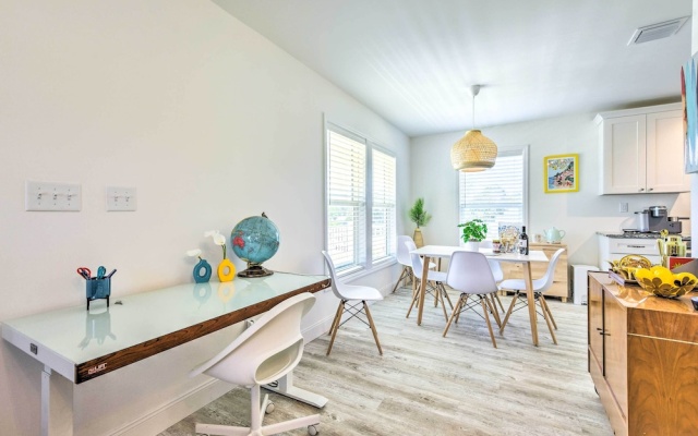 photo 4 of Near Downtown + Ocean: Sarasota Getaway