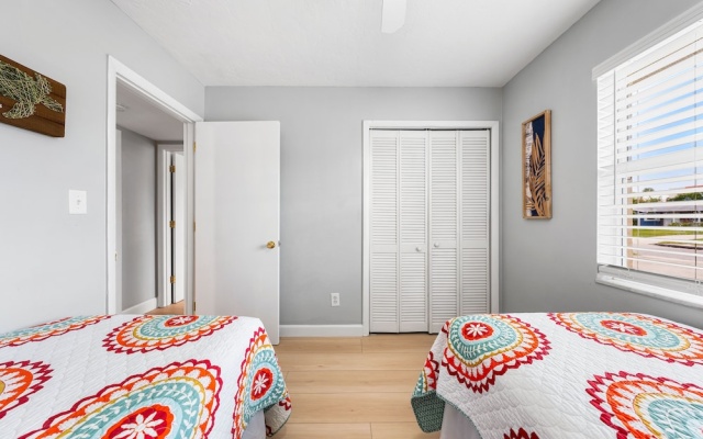 photo 4 of Sarasota Seascape 3 Bedroom Home by RedAwning
