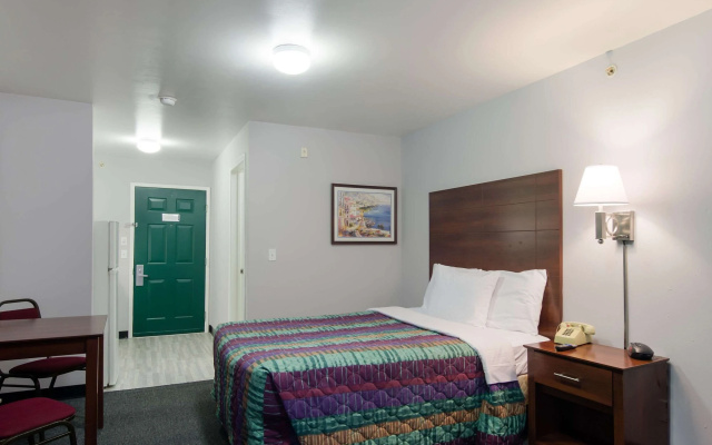 photo 3 of Suburban Studios Denver Central-Arvada