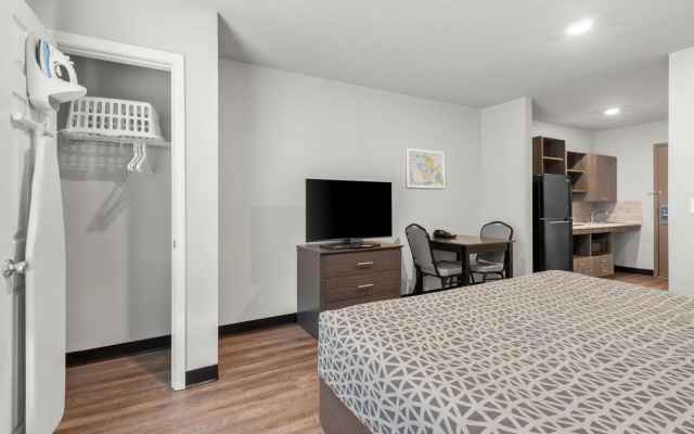 photo 3 of WoodSpring Suites Atlanta Airport