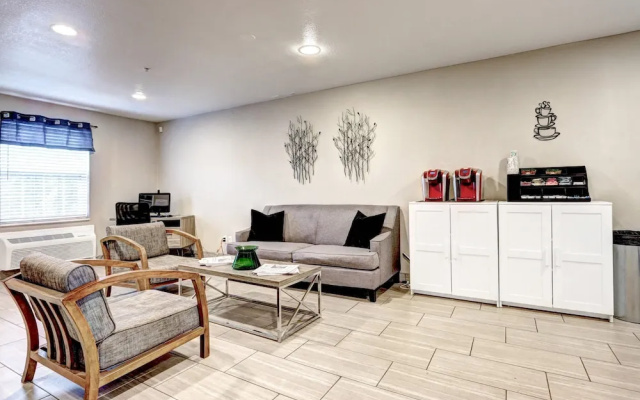 photo 4 of Suburban Studios Westminster Denver North
