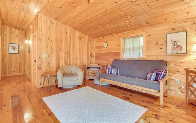 photo 5 of Scenic Franconia Cabin ~ 6 Mi to Cannon Mountain!
