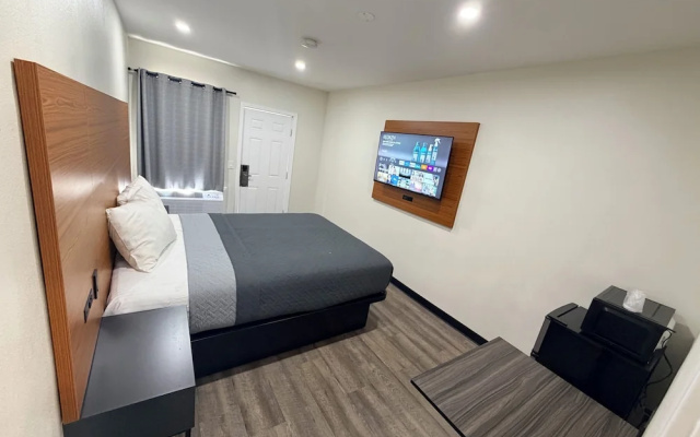 photo 5 of Scenic Motel