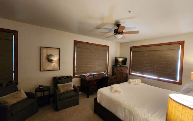 photo 2 of Scenic On-mountain 2br/2.5ba Bachelor Gulch Ski In/ski Out 2 Bedroom Condo by RedAwning