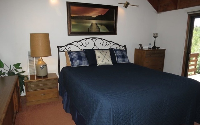 photo 2 of Scholes - 4 Br home by RedAwning