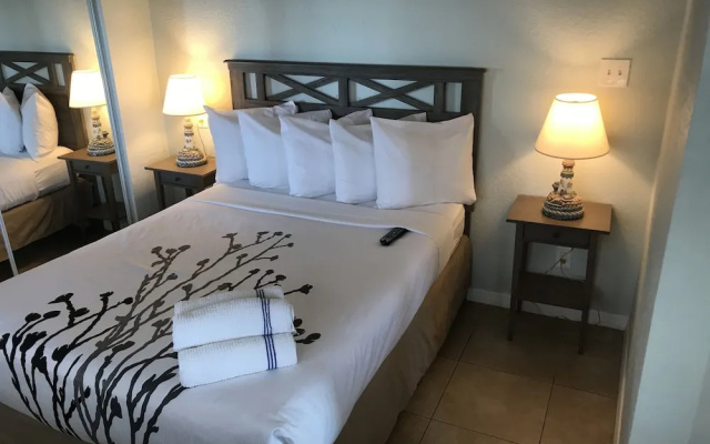photo 2 of Schooner Hotel