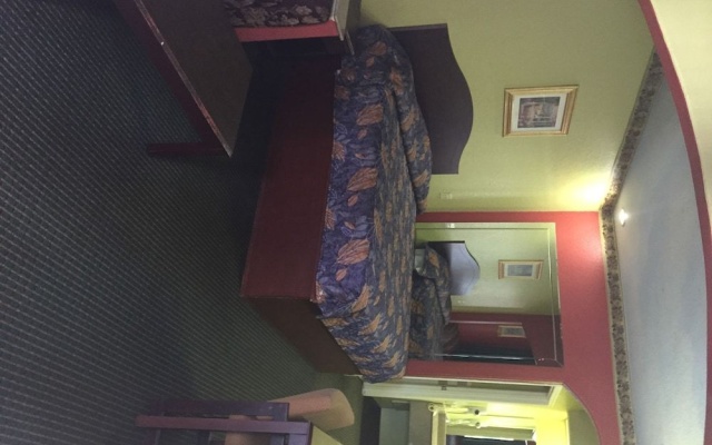 photo 3 of Scottish Inns & Suites Eastex Fwy.