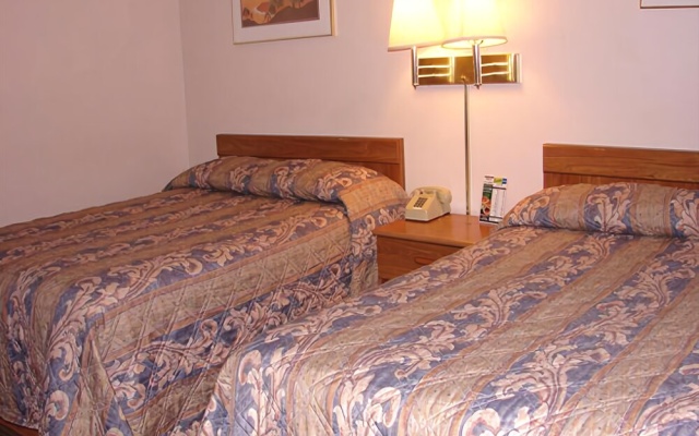 photo 4 of Rest Inn Utica