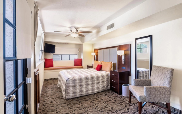 photo 4 of Scottsdale Camelback Resort