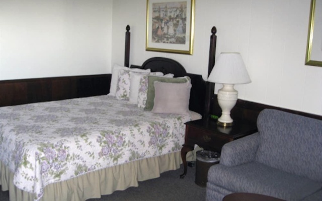 photo 5 of Sea Whale Motel