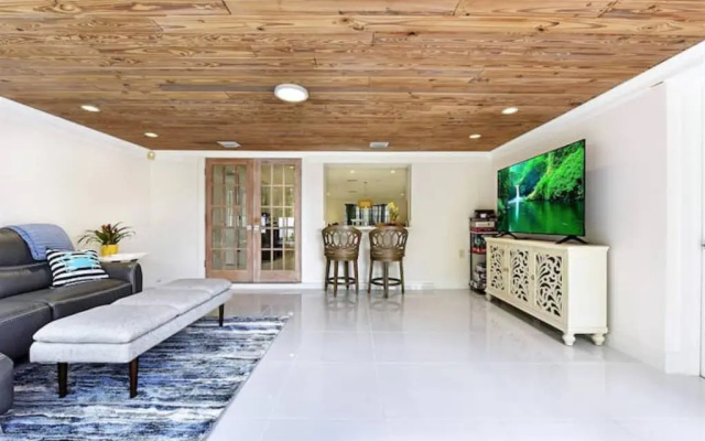 photo 2 of Seahorse Villa 1 in Fort Lauderdale