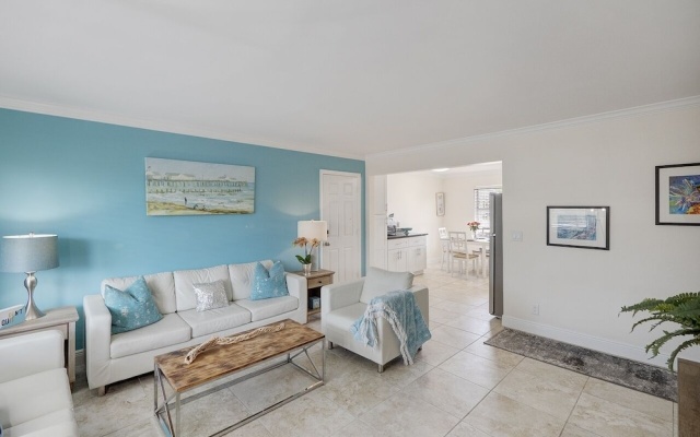 photo 3 of Seas The Day 2 - Newly Renovated 2br On Singer Island 2 Bedroom Duplex