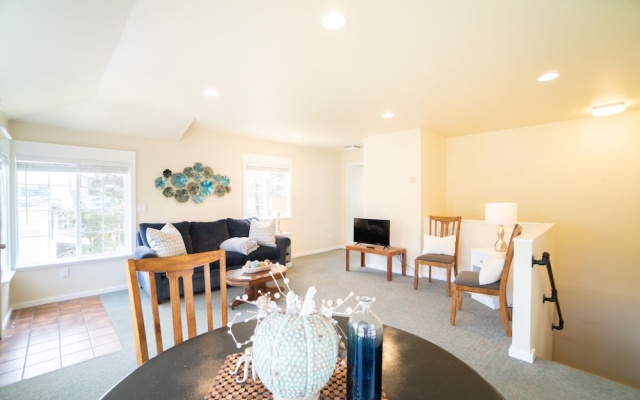 photo 4 of Seaside Prom 2 Bedrooms 2 Bathrooms Home