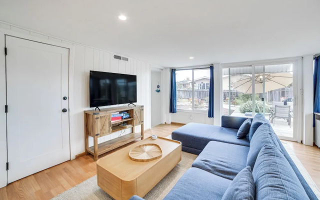 photo 4 of Seaside Vacation Rental w/ Patio Near Monterey Bay