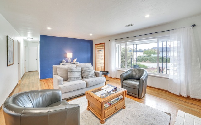 photo 5 of Seaside Vacation Rental w/ Patio Near Monterey Bay