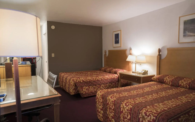 photo 2 of Seatac Inn