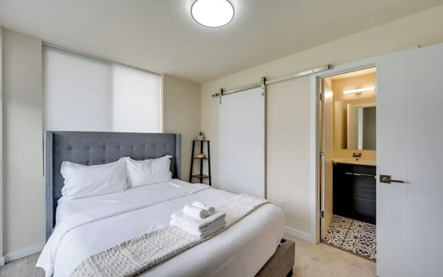 photo 4 of Seattle Townhome: Rooftop Deck < 7 Mi to Dtwn