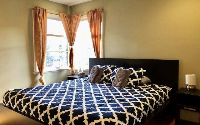 photo 2 of Seattle Vacation Home - Columbia City 3