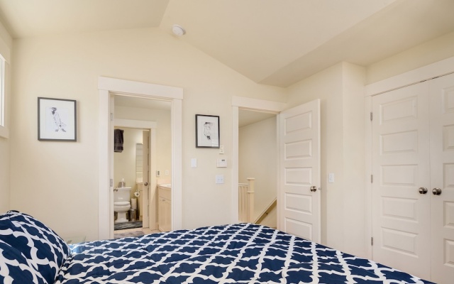 photo 4 of Seattle Vacation Home: The Parsonage