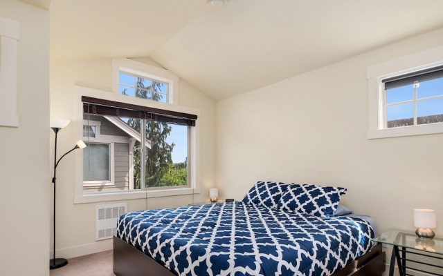 photo 5 of Seattle Vacation Home: The Parsonage