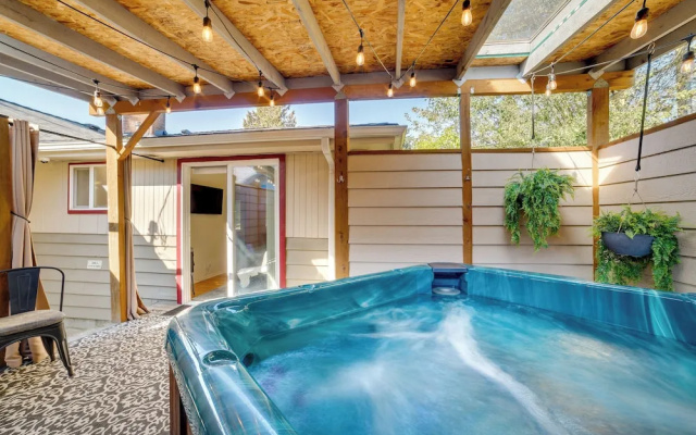 photo 5 of Hot Tub, 5 Mi to Lumen Field! Newly Updated Home