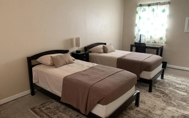 photo 2 of Sebastian Gardens Inn & Suites