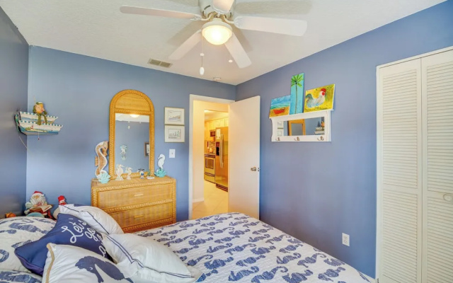photo 4 of Sebastian Home w/ Screened Lanai: 8 Mi to Beach!