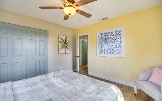 photo 4 of Sebastian Retreat w/ Screened Porch: 6 Mi to Beach