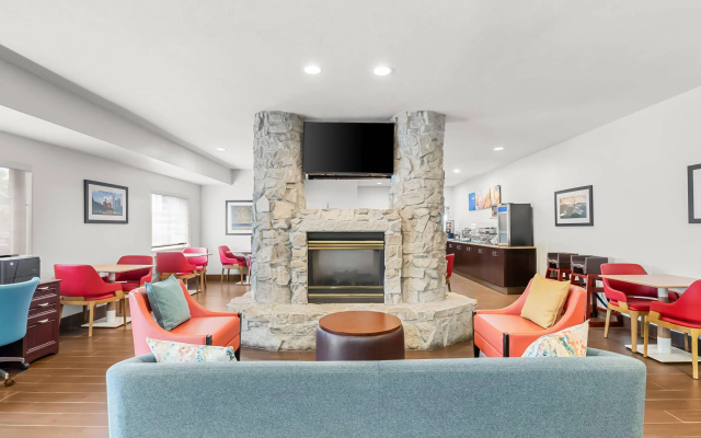 photo 2 of Comfort Inn & Suites Bellevue - Omaha Offutt AFB