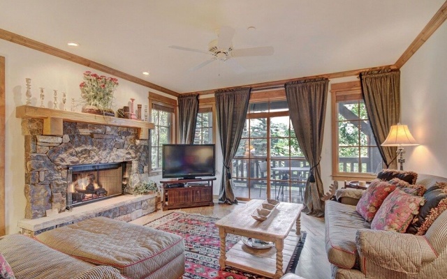 photo 2 of Settler'S Lodge 204