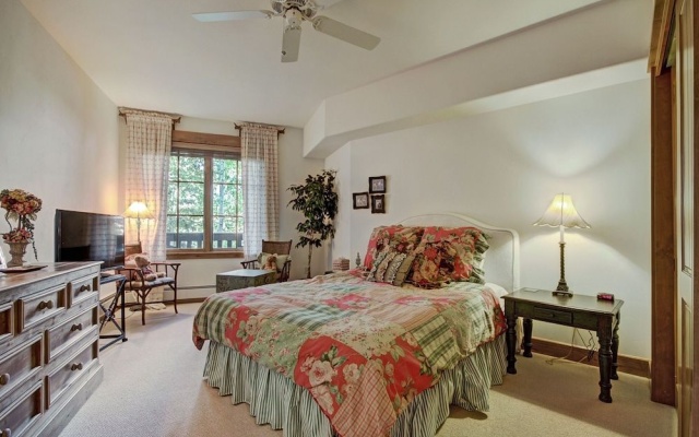 photo 4 of Settler'S Lodge 204