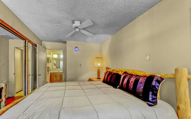 photo 3 of Sf411 Snowflake 3br 3ba 4 Bedroom Condo by RedAwning