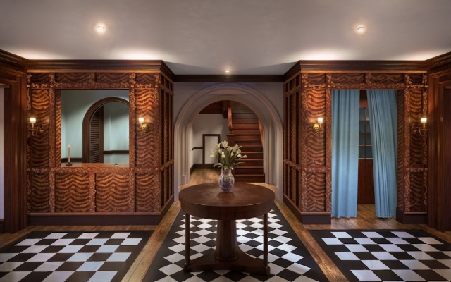 photo 2 of Shenandoah Mansions, an Ash Hotel