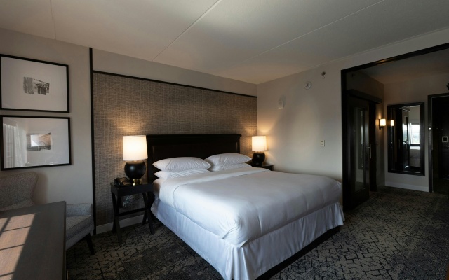photo 4 of Sheraton Chicago Northbrook Hotel
