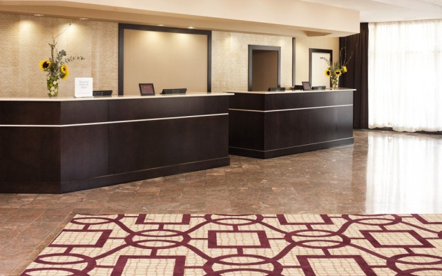 photo 2 of Sheraton Chicago O Hare Airport Hotel