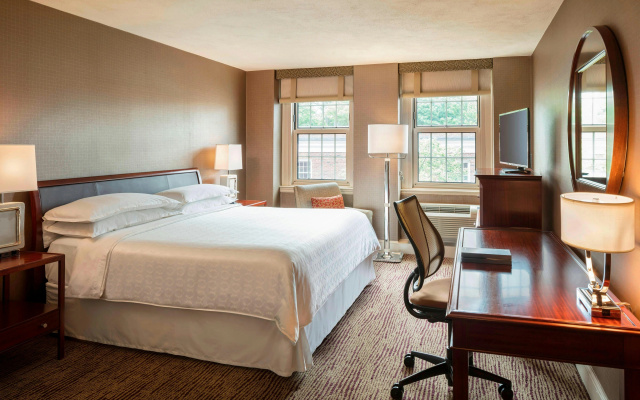 photo 4 of Sheraton Commander Hotel