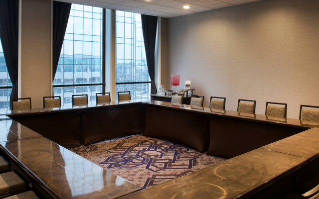 photo 3 of Sheraton Indianapolis City Centre Hotel