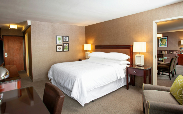 photo 3 of Sheraton Pittsburgh Airport Hotel