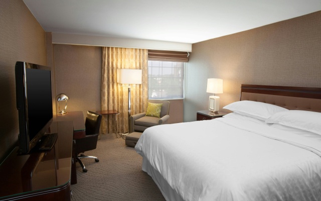 photo 4 of Sheraton Pittsburgh Airport Hotel