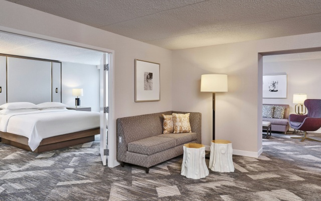 photo 5 of Sheraton Portland Airport Hotel