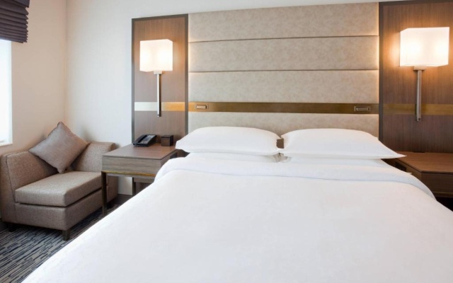 photo 4 of Sheraton St. Paul Woodbury Hotel