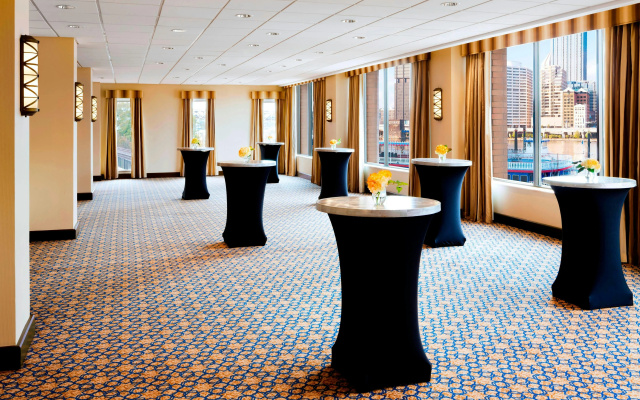 photo 2 of Sheraton Pittsburgh Hotel at Station Square