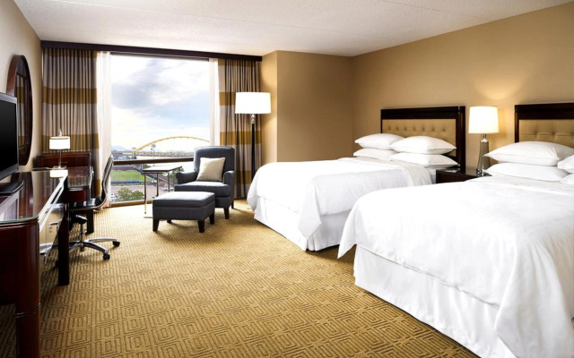 photo 3 of Sheraton Pittsburgh Hotel at Station Square