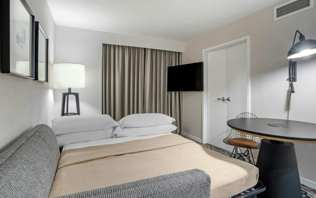 photo 3 of Sheraton Suites Old Town Alexandria