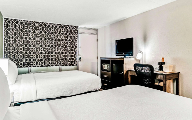 photo 5 of Quality Inn Detroit Downtown
