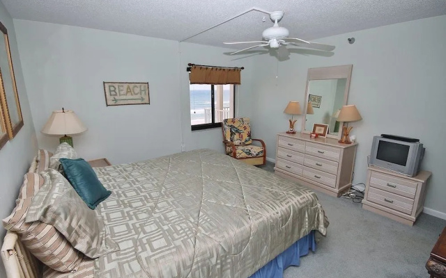 photo 2 of Shorehom by the Sea 51 Apartment 2