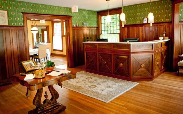 photo 2 of Showers Inn