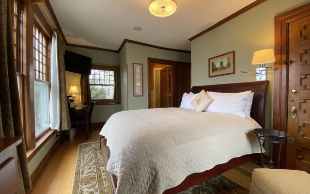 photo 3 of Showers Inn