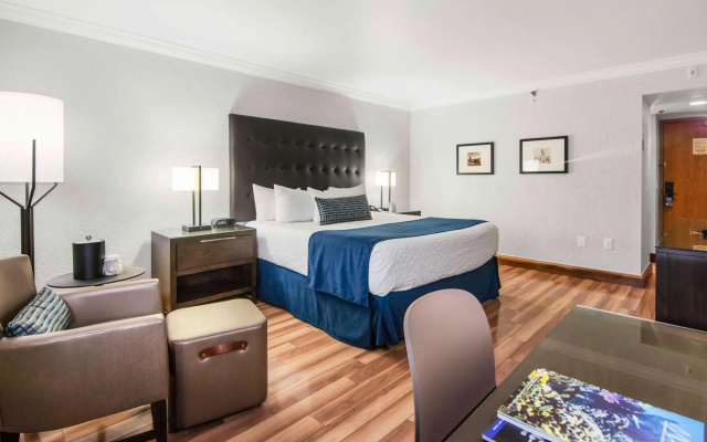 photo 5 of Miami Lakes Hotel