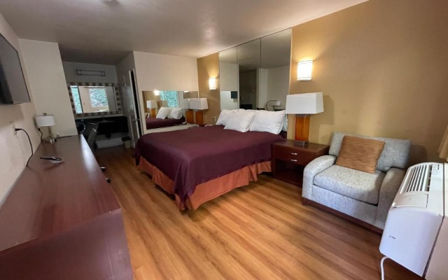 photo 4 of Sierra Inn
